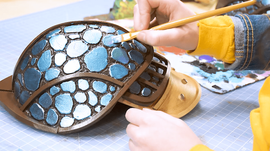 Painting Cosplay Armor with Spray Paint vs. Acrylics